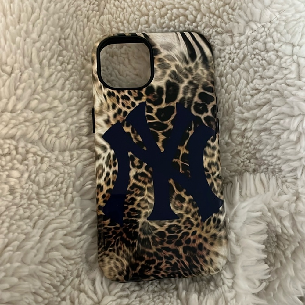 iphone 13 super cute yankees x leopard print case